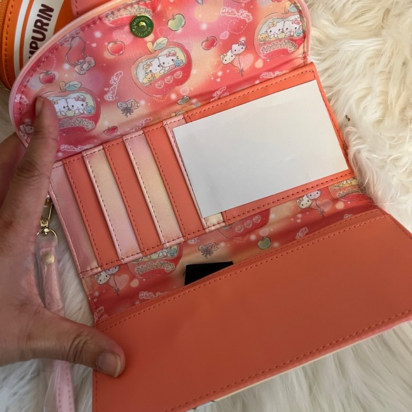Sanrio Pompompurin Instant Ramen Cup Coin Purse & Loungefly Hello Kitty Wristlet - Picture 7 of 7
